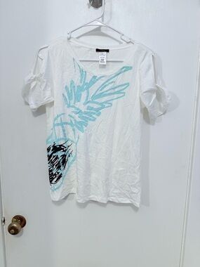 Women’s White Graphic Short Sleeve Top with Teal Design SZ M NWOT